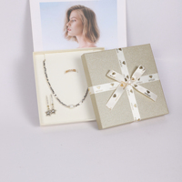 Boîtes cadeaux scintillantes directes d'usine avec nœud en ruban blanc, lot de 6 tailles, boîtes à bijoux et bonbons personnalisables avec logo pour cadeaux de mariage