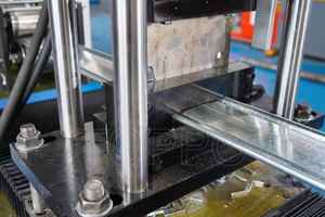 Mesin Pembentuk Roll Pintu Shutter Kustom Penjualan Langsung Pabrik Mesin Pembentuk Roll Rangka Pintu Shutter - Product Image 5