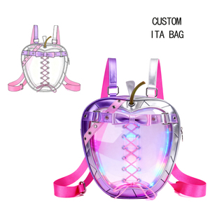 Usine de fabrication de sacs Ita personnalisés produisant des sacs à dos Ita en forme de cœur de grande taille pour Apple TV avec panneau d'insertion pour l'affichage de badges d'anime - Product Image 5