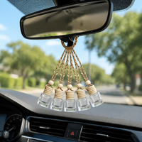 Bouteilles diffuseurs de parfum suspendues pour voiture, en verre dépoli carré avec couvercle en bois et bouchon à vis, haute qualité, 8 ml, flacon vide motif fleur de rose