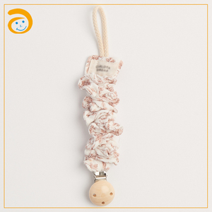 Wholesale Custom Cotton Linen Baby Pacifier Clip Round New Design Soft Absorbent <strong>Dummy</strong> Holder Infant Soother Chain OEM - Product Image 1
