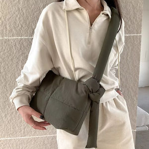 Sacs à bandoulière coréens en gros de l'usine, sacs à bandoulière en nylon tendance, boucle magnétique, couture en coton, sac bouffant pour femmes - Product Image 1