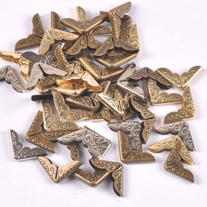 Angolari Protettivi in <span class=keywords><strong>Metallo</strong></span> Anticato per Copertine di Libri e Quaderni, Angoli Metallici per Libri, Mini Angolari Protettivi per Menù e Borse, Fai da Te Scrapbook - Product Image 2