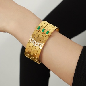 Bracelet jonc épais tendance en acier inoxydable plaqué or 18 carats et zircon, étanche, pour femme, idéal pour les soirées - Product Image 5