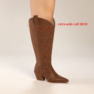 Stivali da cowboy da donna alti fino al ginocchio, extra larghi per polpacci, in finta pelle scamosciata <span class=keywords><strong>beige</strong></span>, stile western mimetico, comodi, con punta affusolata e tacco grosso - Product Image 1