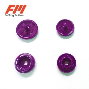 Botón de presión de plástico de cuatro piezas, precio barato de fábrica - Product Image 4