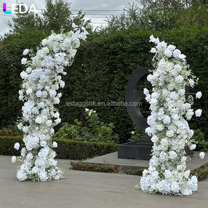 Arco de Flores Artificiales Blancas Personalizado LEDA para Bodas, Fondo de Arco Navideño para Decoración de Escenarios de Boda - Product Image 2