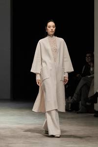 Abrigo de Invierno para Mujer AMELIE BELTED KIMONO COAT ODM, Ecológico, con Cuello en V, Cinturón Ancho y Grueso - Product Image 6