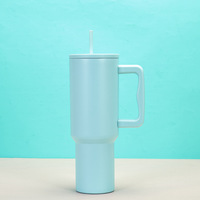 Échantillon gratuit 40oz en acier inoxydable isolé tasse de voyage poignée paille couvercles double paroi Trek gobelet pour l'utilisation de l'eau anti-déversement