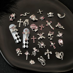 Adornos de Uñas 3D con Calaveras para Halloween, Piedras de Imitación, Tachuelas de Aleación, Decoraciones Metálicas Góticas Punk para Manicura, Accesorios al por Mayor - Product Image 1