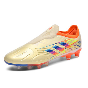 Zapatos de Fútbol Blancos para Hombre con Diseño Colorido y Detalles Naranjas, Parte Superior Sintética, Suela de Plástico, Diseño de Caña Baja - Product Image 5