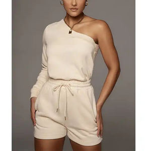 Set da <span class=keywords><strong>Donna</strong></span> all'Ingrosso, Completo Sportivo Grigio Due Pezzi, Tuta Personalizzata con Felpa Monospalla e Pantaloncini - Product Image 3