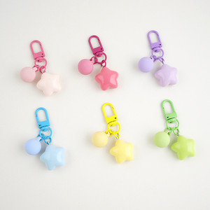 Lindo pentagrama estrella resina llavero luz corazón llavero para niñas mochila auriculares funda y colgante accesorios para parejas regalos - Product Image 6