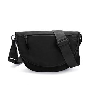 Sac bandoulière pour femme, couleur unie, polyester, fermeture éclair, pliable, extensible, respirant, imperméable, antivol, sac d'extérieur - Product Image 6