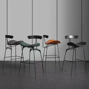 Tabourets de bar haut de gamme de style italien, modernes et luxueux, avec structure en fer robuste et dossier, pour usage commercial – Vente chaude - Product Image 6