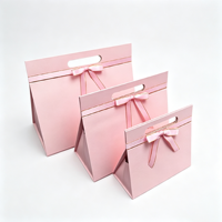 Boîte cadeau triangulaire de luxe personnalisée avec nœud rose, fermeture magnétique, emballage rigide pliable