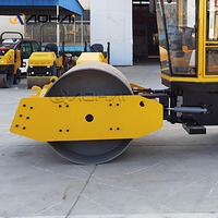 Mini rouleau compresseur statique compact de 8 tonnes de capacité petit compacteur machine vibrante de rouleau compresseur pour noyau de moteur de construction