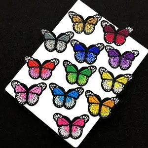 Кружевная аппликация в виде бабочки