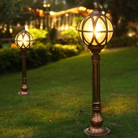 Lampe de jardin LED de style européen, style nordique, rétro, abat-jour en verre, aluminium, IP65, étanche et antirouille