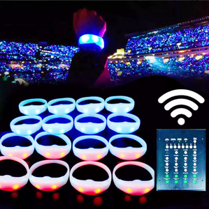 Hot bán Wedding party trang trí tùy chỉnh RGB Silicone Vòng đeo tay với điều khiển từ xa của nhà máy mạnh mẽ tùy chọn - Product Image 1