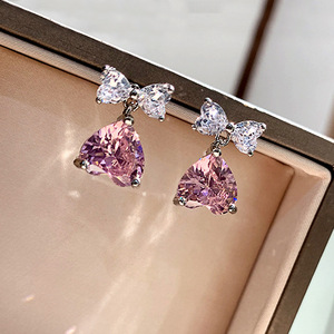 Orecchini pendenti a forma di cuore con fiocco per donna, piccoli e graziosi gioielli alla moda - Product Image 3