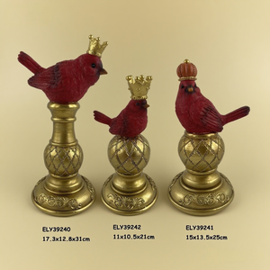 รูปปั้นนกคาร์ดินัลสีแดงเรซิ่นสุดหรู พร้อมมงกุฎสีทอง ของตกแต่งโต๊ะคริสต์มาส ของประดับตกแต่งบ้าน งานแต่งงาน งานปาร์ตี้ ขนาด 11x10.5x21 ซม. - Product Image 3