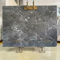 Dalle de marbre gris nuit d'Italie, polie, gris foncé, marbre naturel pour la décoration des murs, sols, comptoirs et marches d'escalier de villas et d'hôtels