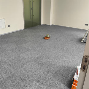 Dalles <span class=keywords><strong>de</strong></span> moquette épaissies pour bureau, couverture <span class=keywords><strong>de</strong></span> grande surface, sols en <span class=keywords><strong>ciment</strong></span>, gris, absorption acoustique forte, usage commercial - Product Image 2