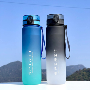 Portátil fosco gradiente plástico ginásio esportes garrafa de água com marcador de tempo para viagens ao ar livre Camping & Sports copo motivacional