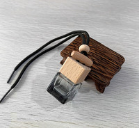 Bouteille de parfum pour voiture suspendue de 8 ml, diffuseur de parfum pour voiture, bouteille en verre parfumée avec bouchon