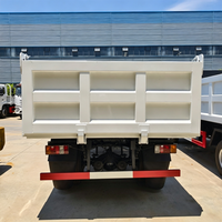 Camion benne basculante Isuzu 4x2 léger pour le transport de déchets et de matériaux de construction