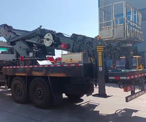 Piattaforma Aerea Telescopica Dongfeng 6x6 con Braccio da 44m, Camion con Piattaforma di Sollevamento Idraulica per Lavori in Altezza - Product Image 2