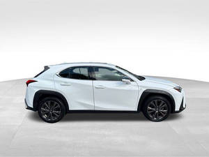 Auto Usate in Vendita all'Ingrosso a Prezzi Convenienti: LEXUS UX 200 <span class=keywords><strong>F</strong></span> SPORT 4 Porte Crossover 2019 con Interni in Pelle, Telecamera, Tetto Apribile e Fari LED - Product Image 4