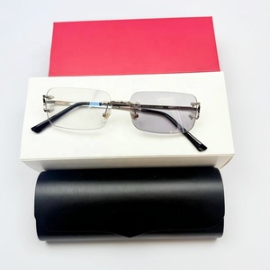 <span class=keywords><strong>Lunettes</strong></span> <span class=keywords><strong>de</strong></span> <span class=keywords><strong>Soleil</strong></span> <span class=keywords><strong>Photochromiques</strong></span> <span class=keywords><strong>de</strong></span> Luxe « Blue Rain » Tendance 2025 pour Hommes et Femmes, Monture Percée Protection UV400 Style Carré, Avec Étui - Product Image 4