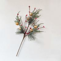 Pohon Natal Buatan, Cabang Pinus, Buah Merah, Bunga Beku, Gaya Nordik, Ramah Lingkungan, Dapat Dipasang di Dinding, Dalam/Luar Ruangan, Plastik