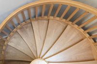 CBMmart Indoor Massivholz Eisen Treppe Stahl Grill Design Morden Loft Treppe Fertig Gusseisen Wendeltreppe