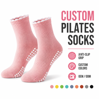 Chaussettes de Pilates personnalisées à volants, antidérapantes, à semelle pleine, douces et respirantes, OEM ODM pour femmes, yoga, barre, studio, entraînement