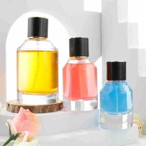 Ensemble de flacons en verre pour crème pour le visage de 50 ml et 100 ml avec couvercles et vaporisateurs de haute qualité - Product Image 1
