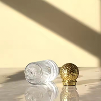 Bouteille en verre de parfum de luxe vaporisateur en verre cosmétique transparent à rayures givrées bouteille de parfum vide atomiseur avec boîte cadeau