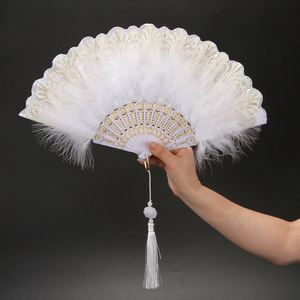Abanico Plegable de Plumas I-0496, Abanico de Mano de Estilo Gótico Oscuro para Bailarinas de Corte, con Colgante, Regalo, Decoración para Bodas y Fiestas - Product Image 5