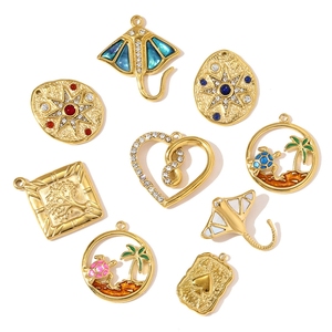 SH82 Pendentifs Bohème Océan Nature en Acier Inoxydable Plaqué Or avec Rayons de Soleil, Tortues et Raies, Ornés de Zircons Cubiques et d'Émail - Product Image 3