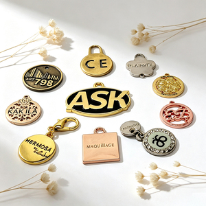 Etiqueta metálica grabada a medida, medallón de latón personalizado con logotipo para accesorio de bolso de marca. - Product Image 4