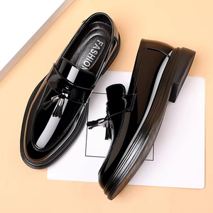 Mocassins en cuir décontractés pour hommes, style britannique, à bout rond, à enfiler, avec pompons, pour tenue habillée ou formelle - Product Image 4