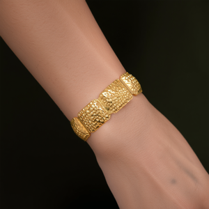 Brazalete de Moda en Acero Inoxidable 316L con Baño de Oro PVD, Sostenible y Resistente - Product Image 3