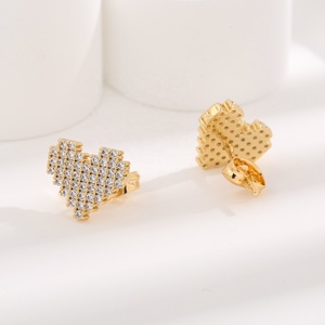 <span class=keywords><strong>Orecchini</strong></span> a perno a forma di cuore in ottone placcato oro 14K con cristalli brillanti, gioielli alla moda per ragazze e donne, regalo carino per tutti i giorni - Product Image 5