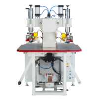 Machine de soudage haute fréquence pneumatique à double tête 8KW pour le marquage en relief des logos de voitures