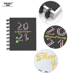 Impresión personalizada 2026 2027 lámina de oro Pretty Girl <span class=keywords><strong>planificador</strong></span> encuadernado en disco con páginas de pestañas - Product Image 3