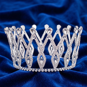 Couronne de Reine Personnalisée à Motif Géométrique en <span class=keywords><strong>V</strong></span>, avec Strass en Forme de Goutte d'Eau et de Marquise au Centre, Bande Simple à Boucle Complète - Product Image 1