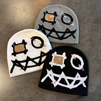 Bonnet en acrylique style Punk Grunge avec motif graphique de visage patchwork et motif de zombie souriant, unisexe, chaud pour l'hiver, streetwear