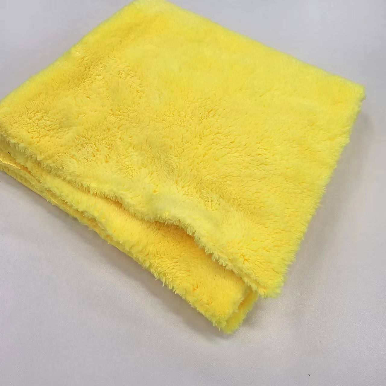 สีเหลือง